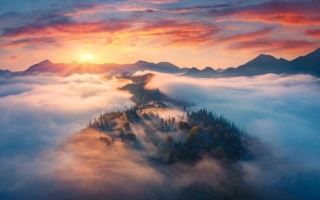 沁园春（赤马）