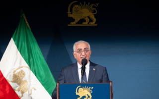 伊朗流亡王储：美以军事打击是人道干预