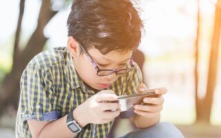 打电玩易招来慢性压力 年纪越轻大脑受害越深