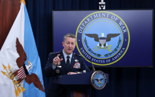 美发新视频 精准打击伊朗弹道导弹发射系统