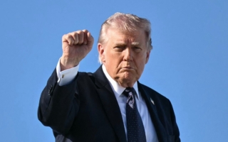 川普:49伊朗领导人丧生 打击大浪潮尚未到