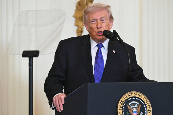 川普:这是美国打击伊朗威胁的最后机会