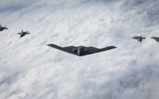 美军派B-2隐形轰炸机袭伊朗 视频曝光