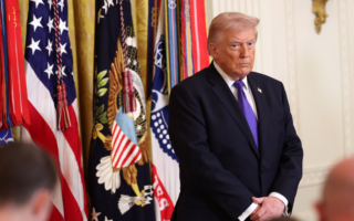 川普：美国将和西班牙断绝贸易关系