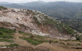 民主刚果东部矿场崩塌 至少200人罹难