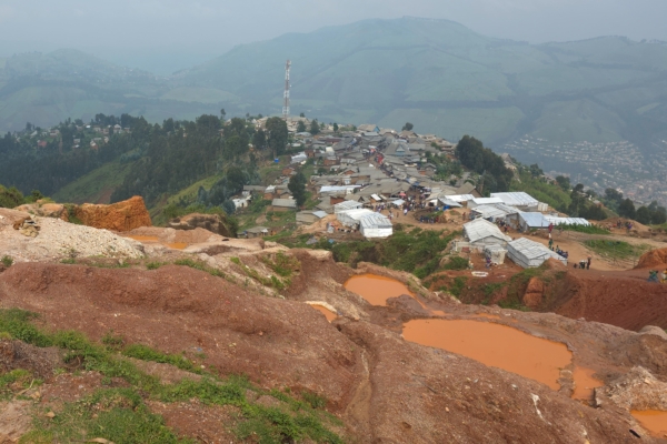 民主刚果东部矿场坍塌 超过200人遇难