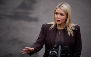 白宫：川普政府正考虑伊朗领导人多个人选