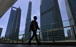 中国就业状况持续恶化 8月青年失业率创新高