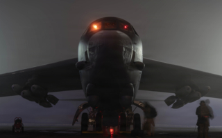 美财长预告：美军今晚将大规模轰炸伊朗