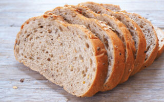 面包放在冰箱冷冻室保存 有意想不到的好处