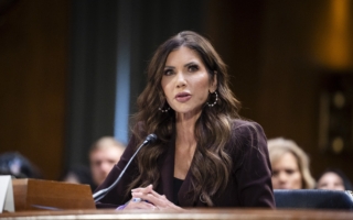 川普：参议员穆林将接替诺姆 任DHS部长