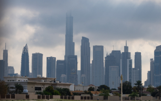 伊朗总统致歉后 邻国仍不断拦截导弹无人机