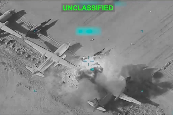 沈舟：美军展示全套打击手段 威慑中共