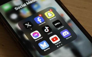 政治让你压力很大？ 研究：社交媒体是主因