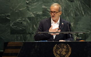 伊朗总统就空袭向中东各国道歉