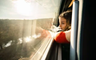 铁轨上的浪漫：三条最佳长途火车旅行路线