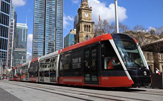 悉尼市中心轻轨在早高峰期起火
