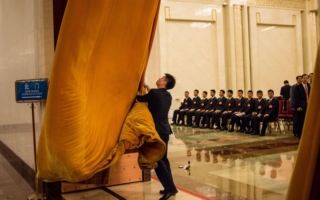 掸封尘：习近平新年贺词挖坑 众党媒捧臭脚现丑