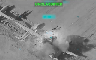 美议员：川普打击伊朗 令习和普京忌惮