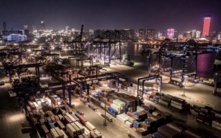 海南两会上公开求援 分析：自贸港财困浮现