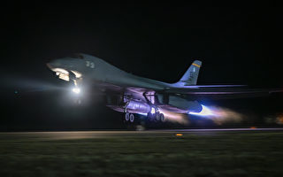 美军派B-1轰炸机深入伊朗打击 公布视频