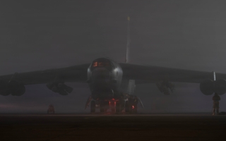 美军三款轰炸机空袭伊朗 B-52参战意味什么