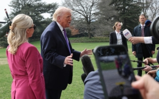 川普：伊朗海军空军和防空系统都没了