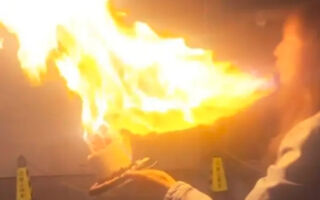 仿喷火蛋糕玩法被烧伤 女星王添羽怒批小红书