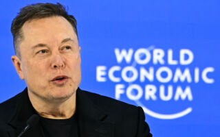 马斯克在达沃斯论坛上再自称是外星人