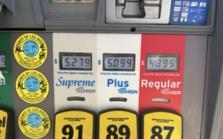 加州油价续涨惹民怨 业界：过度监管是主因