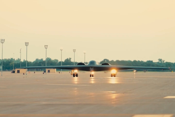 B-2轰炸机再参与空袭伊朗任务 视频发布