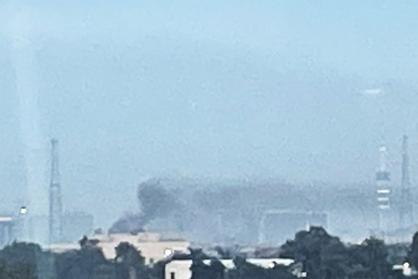 美驻伊拉克大使馆遭导弹袭击 停机坪起火