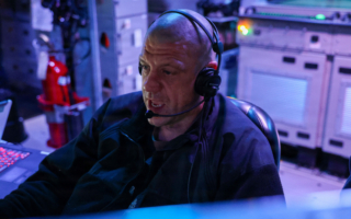 美军发布芬恩号驱逐舰发射战斧巡航导弹视频