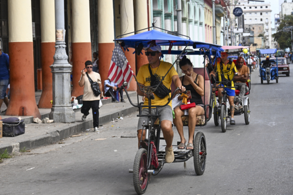 分析:古巴向美国低头求生 中共再失共产盟友