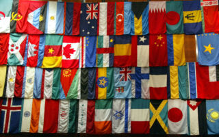 没有红色、白色或蓝色的国旗 全球只有一国