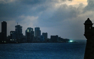 【网海拾贝】古巴变天在即 为川普施压添牌