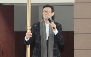 郑少秋疑因丧女之痛隐身 暴瘦旧片流出惹担心