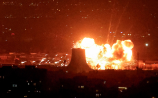 以色列摧毁哈梅内伊生前专机 释何信号