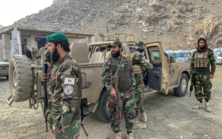 巴基斯坦空袭阿富汗 巴防长称公开交战