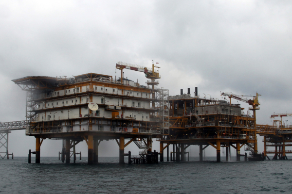 伊朗巨大天然气田遇袭 油价逼近110美元