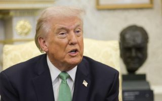 川普:美国正迅速彻底摧毁伊朗恐怖政权