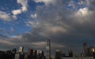 中国土地出让金跌至十年最低 政府赤字扩大