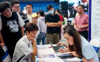 名校生去哪了 中国顶尖大学就业模式大倒退