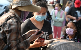 家长“返校清单”帮助孩子远离变性、色情