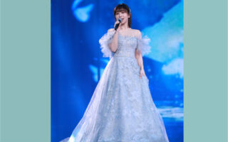 杨紫在罗马许愿池自报身份证号 引网友爆笑