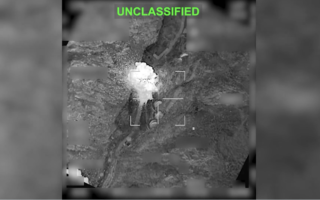 美军打击伊朗境内纵深军事目标 视频曝光