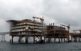 伊朗巨大天然气田遇袭 油价逼近110美元