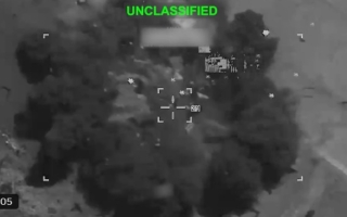 美军发布伊朗无人机设施遭空袭前后对比照