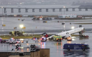 加航客机在纽约机场撞车酿2死41伤 一文看懂