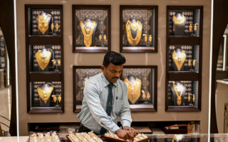 伊朗战争令金价暴跌 印度人争购黄金